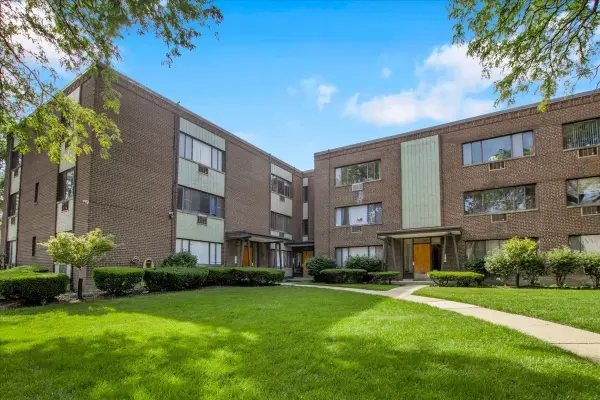 3441 W Bryn Mawr Avenue #1E, Chicago, IL 60659