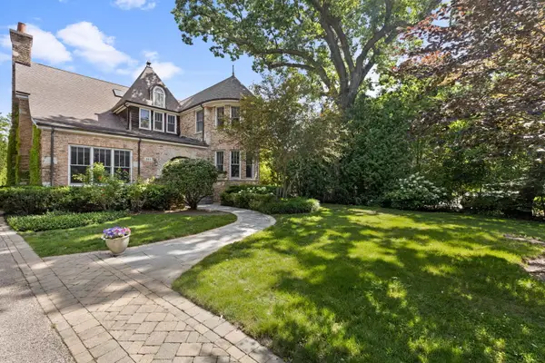 241 Walden Drive, Glencoe, IL 60022