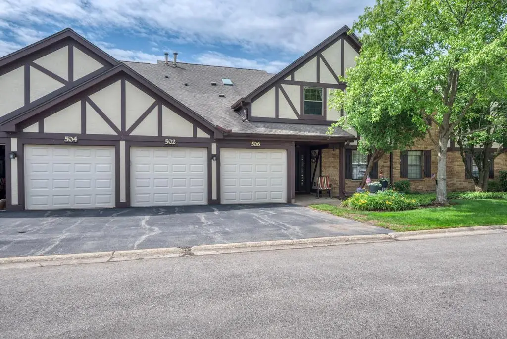 504 Elizabeth Drive #18-B-L, Wood Dale, IL 60191 - #1