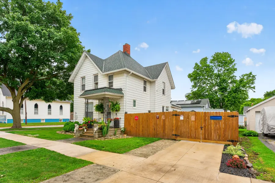 404 N Main Street, Belvidere, IL 61008 - #2