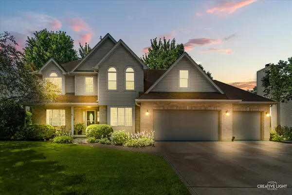 216 Willowwood Drive, Oswego, IL 60543