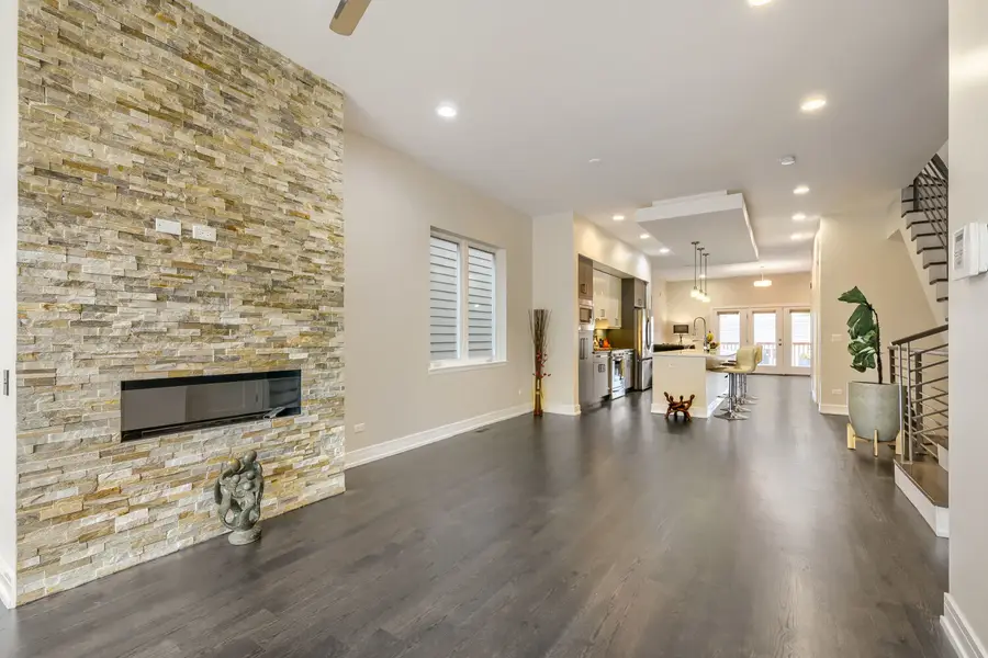 4814 S Champlain Avenue, Chicago, IL 60615 - #3