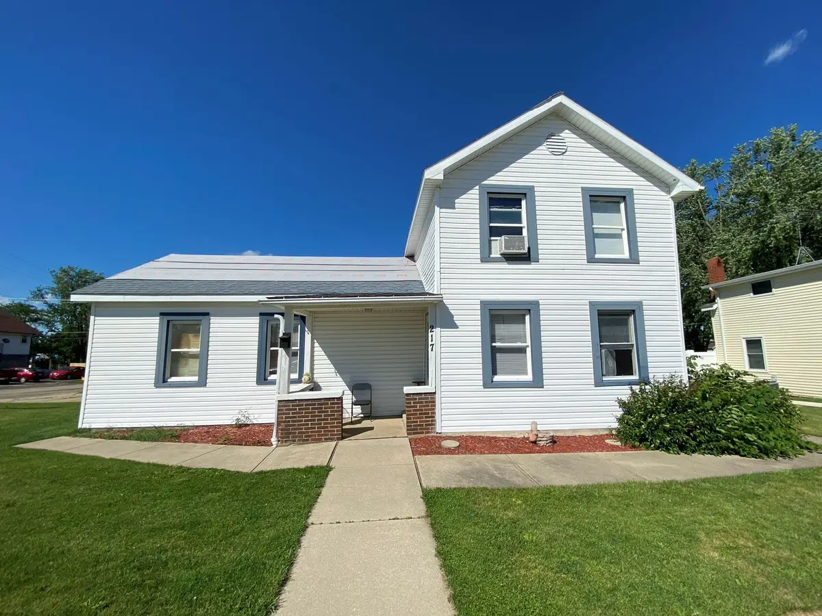217 W Railroad Street, Lena, IL 61048 - #1
