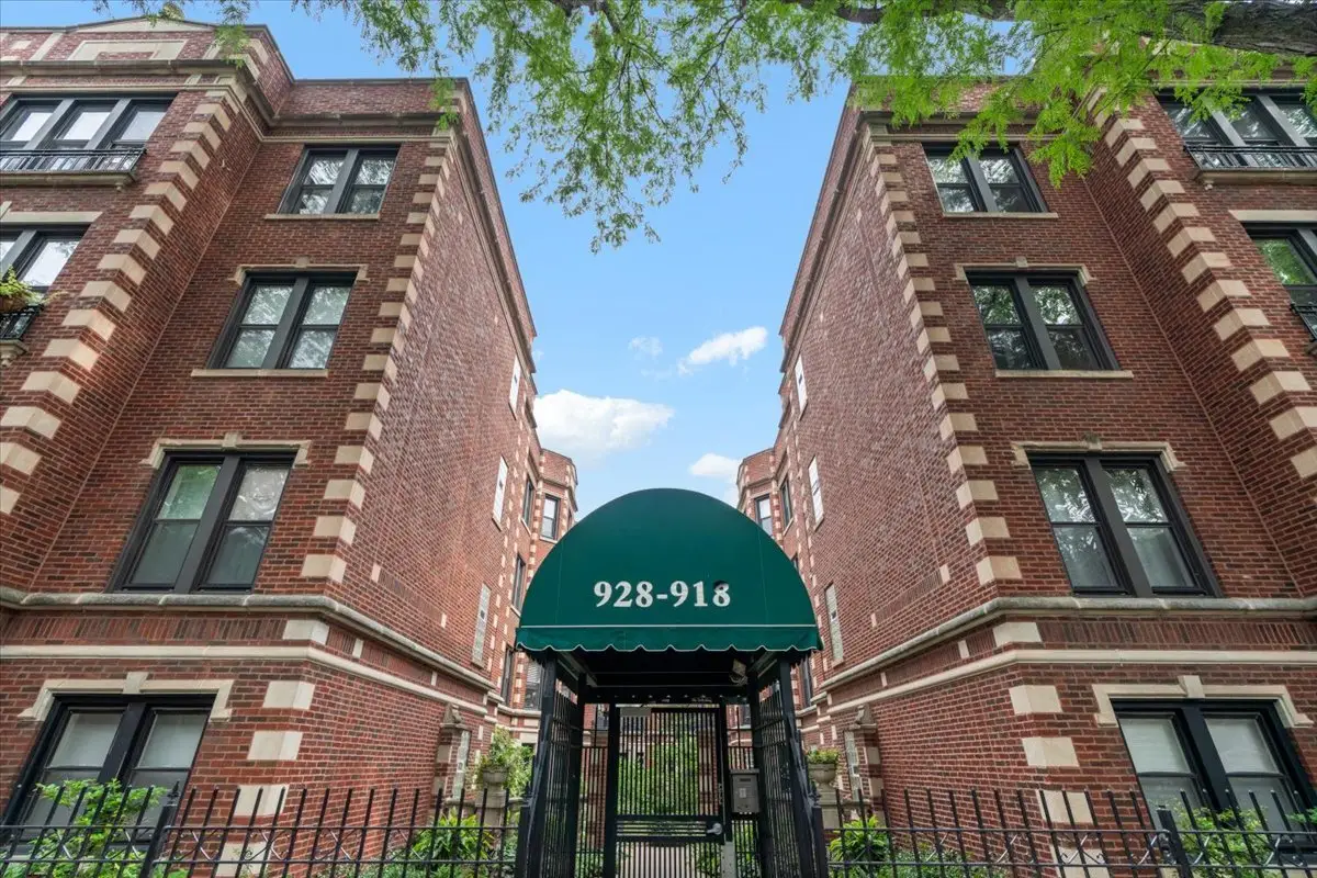 926 W Ainslie Street #3S, Chicago, IL 60640 - #1