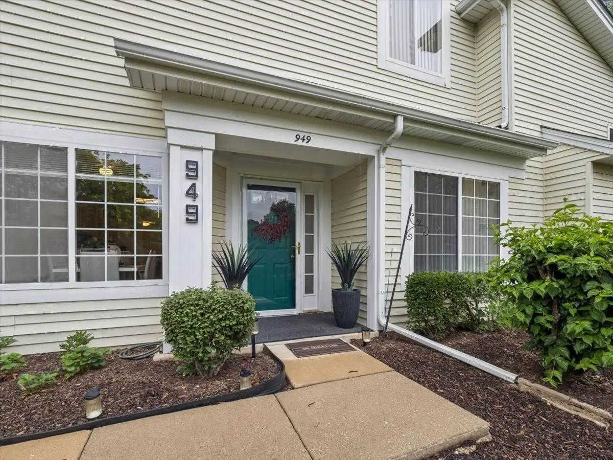 949 Charlela Lane, Elk Grove Village, IL 60007 - #1