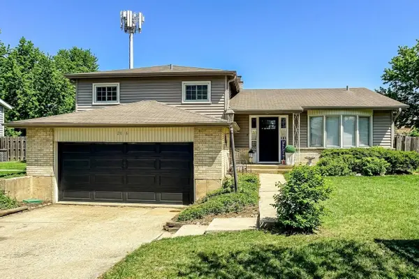 2018 E Ivy Lane, Mount Prospect, IL 60056
