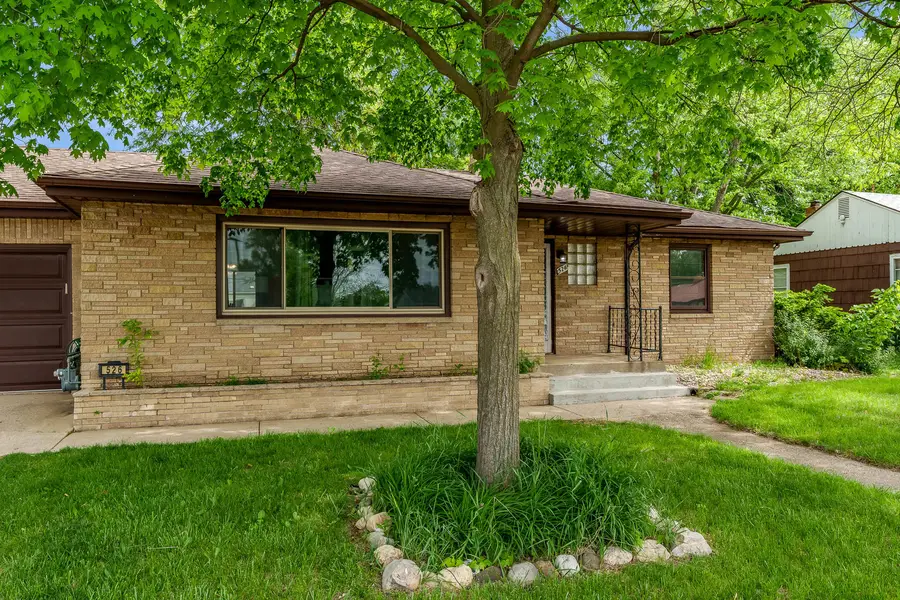 526 E Riverside Boulevard, Loves Park, IL 61111 - #3