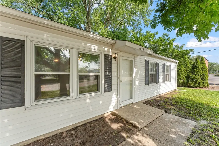 1615 S Mattis Avenue, Champaign, IL 61821 - #3