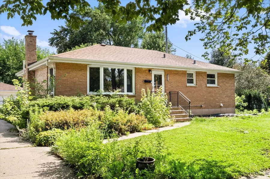 215 E Bryn Mawr Avenue, Roselle, IL 60172 - #2