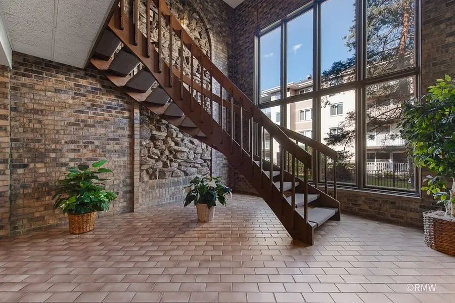 467 Hiawatha Trail #106, Wood Dale, IL 60191 - #3