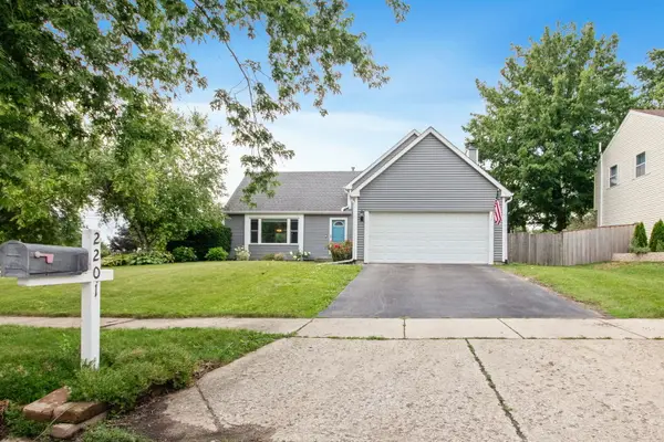 2201 Pontiac Circle, Naperville, IL 60565