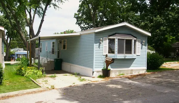 1332 Douglas Avenue #84, Montgomery, IL 60538