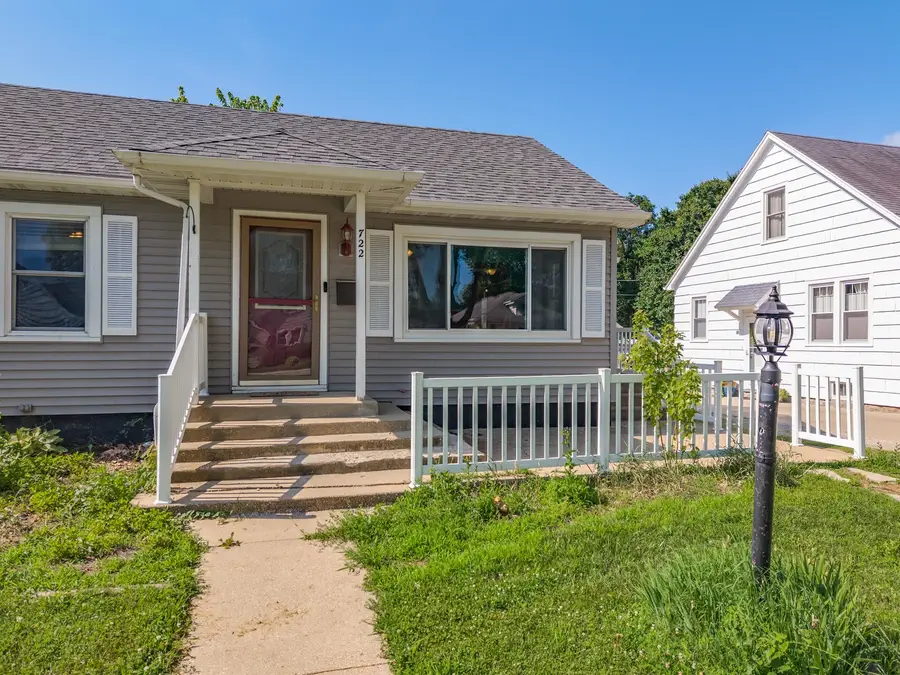 722 W Moulton Street, Pontiac, IL 61764 - #2
