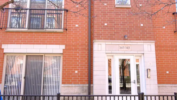 347 E 25th Place #2E, Chicago, IL 60616