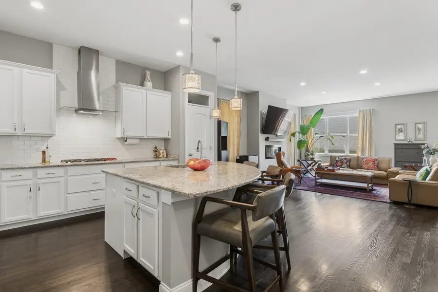 6092 N Sauganash Avenue, Chicago, IL 60646 - #3