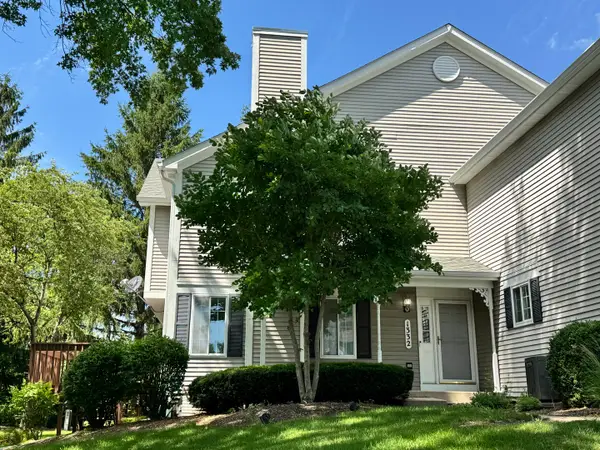 1332 Sandhurst Lane #B, South Elgin, IL 60177