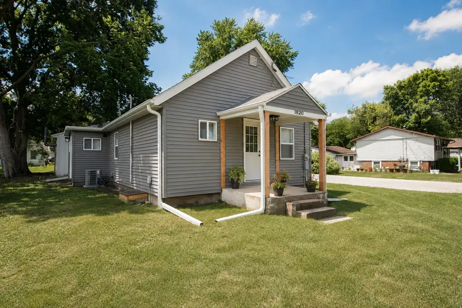 1820 W 9th Street, Dixon, IL 61021 - #2