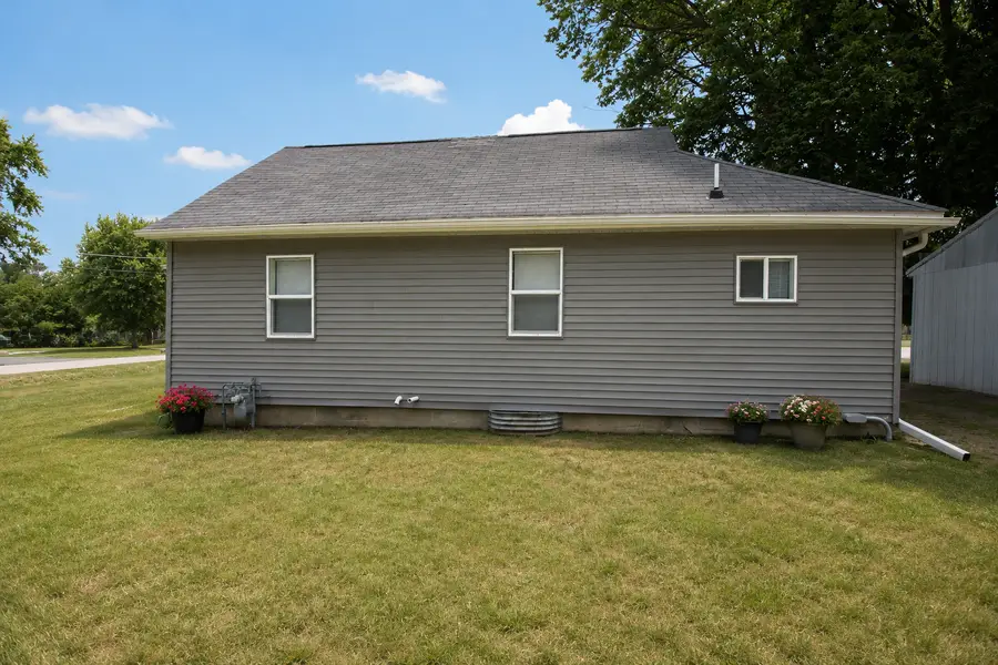 1820 W 9th Street, Dixon, IL 61021 - #3