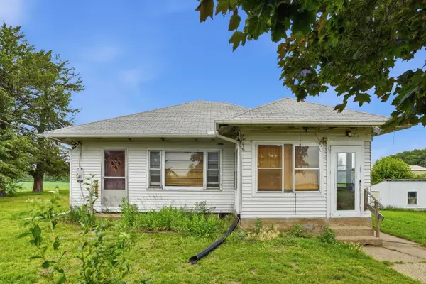 12694 Meredosia Road, Albany, IL 61230