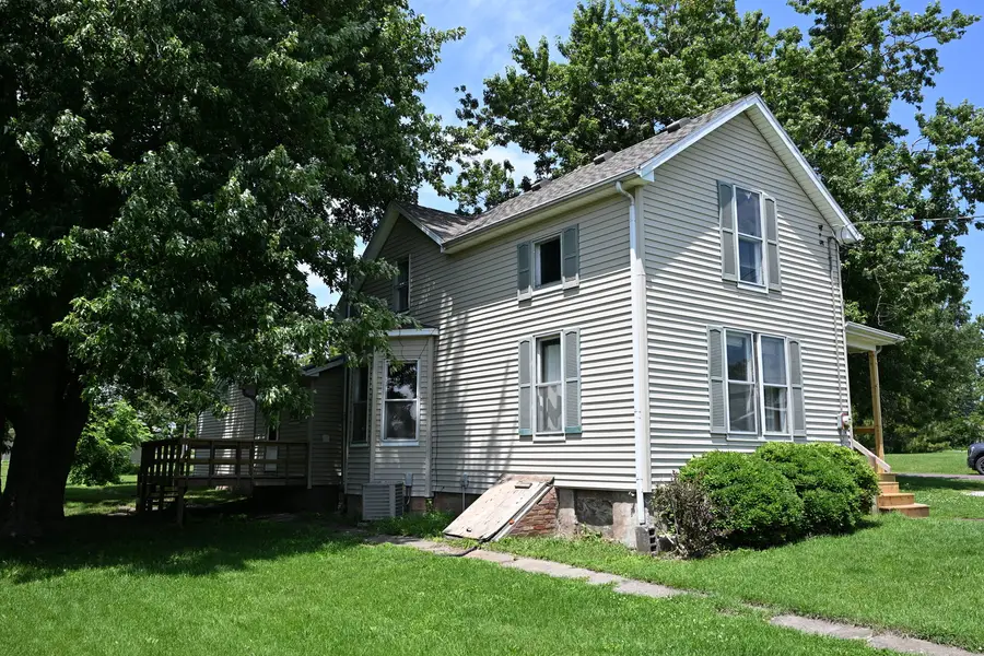 302 S Summit Street, El Paso, IL 61738 - #2