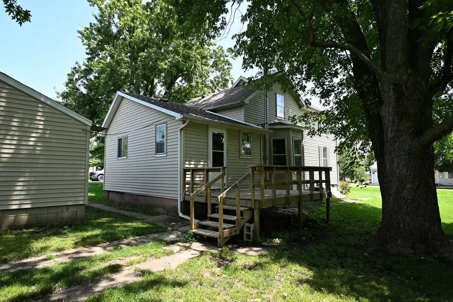 302 S Summit Street, El Paso, IL 61738 - #3