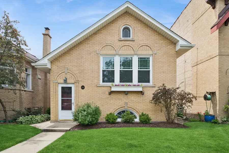 7448 N Rockwell Street, Chicago, IL 60645 - #2