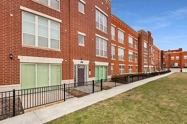 318 E 25th Street E #2E, Chicago, IL 60616