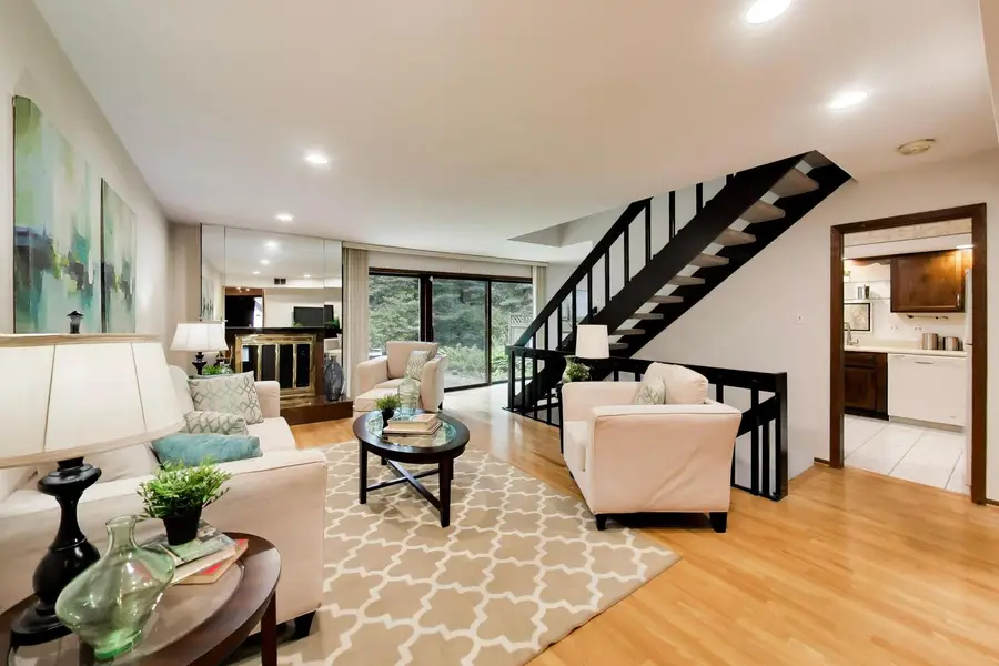Address Withheld By Seller, Glenview, IL 60025 - #2