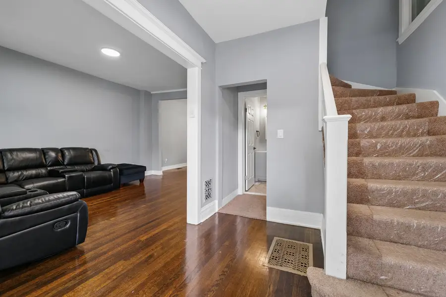 7005 S Eberhart Avenue, Chicago, IL 60637 - #2