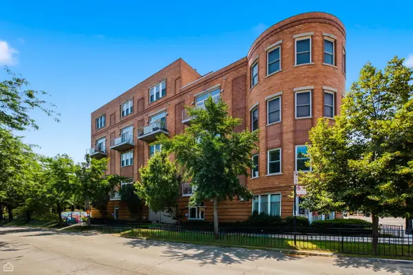 645 W Surf Street #A4, Chicago, IL 60657