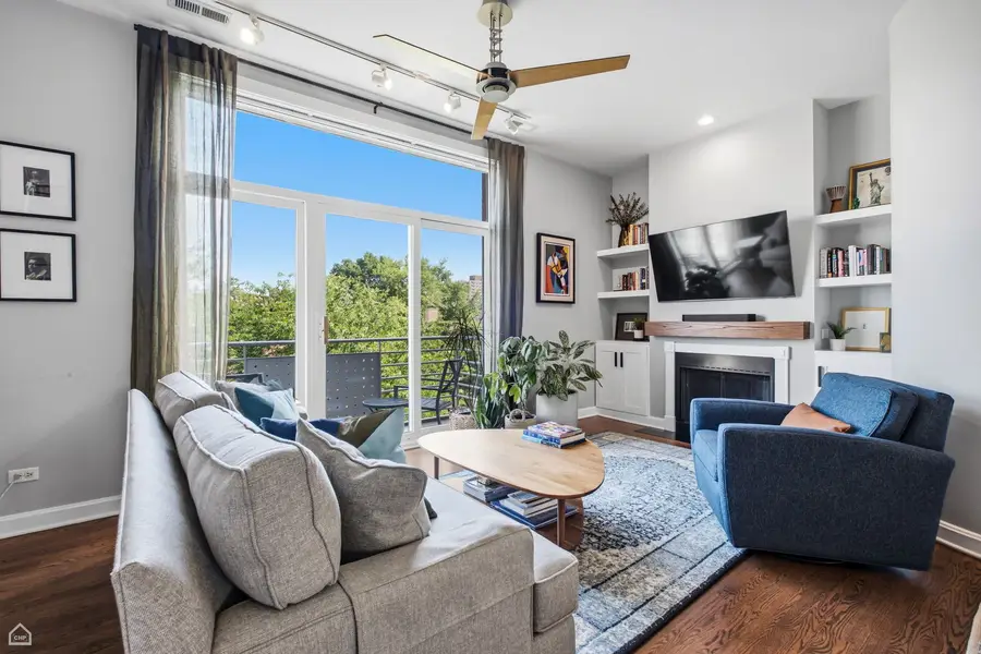 645 W Surf Street #A4, Chicago, IL 60657 - #2