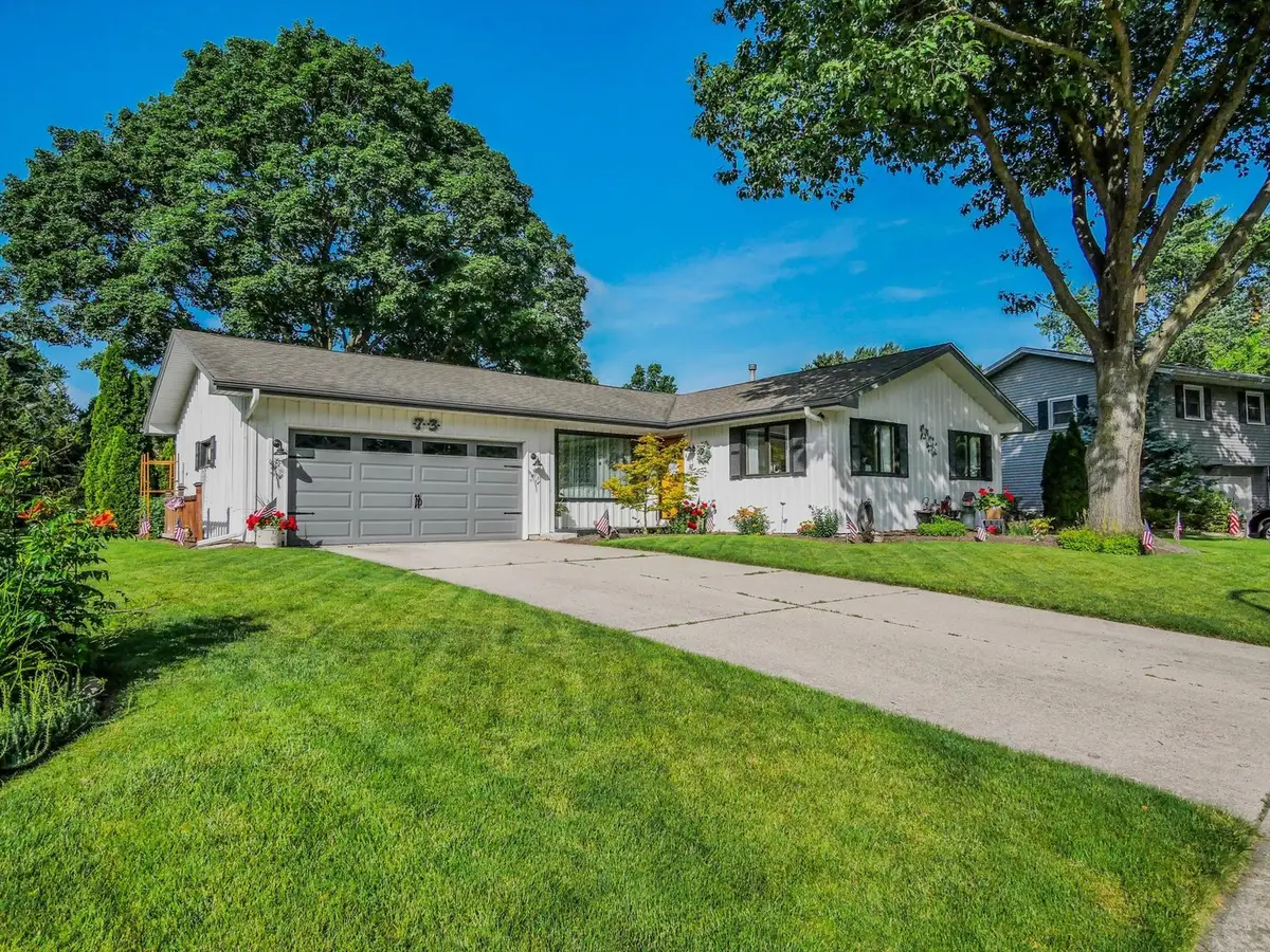 73 Devonshire Circle, Elgin, IL 60123 - #1