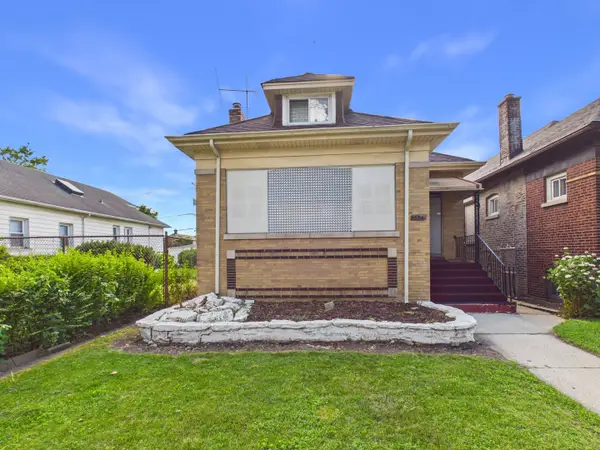 7826 S Paxton Avenue, Chicago, IL 60649