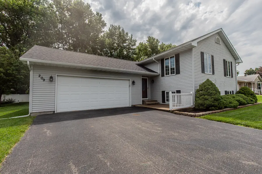209 N Pleasant Street, Ohio, IL 61349 - #3