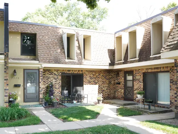 7770 S Woodward Avenue #7F, Woodridge, IL 60517