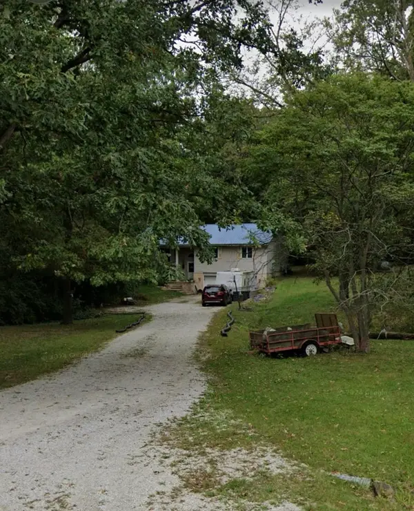 12275 Middle Creek Road, Clinton, IL 61727