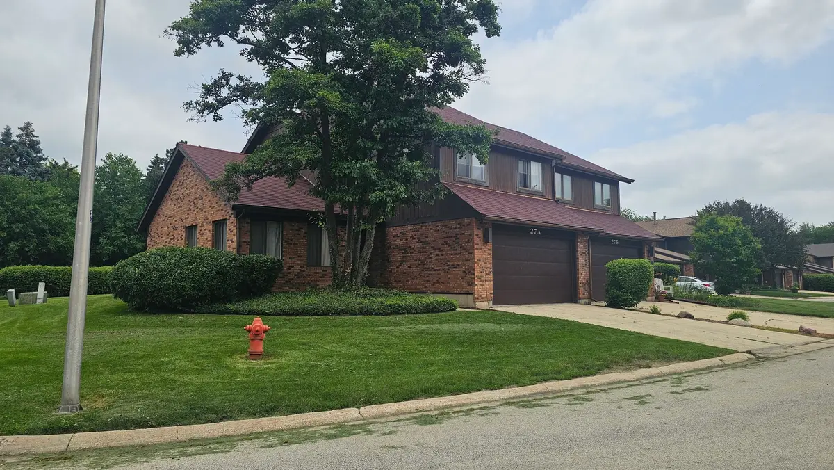 27 Creekside Circle #A, Elgin, IL 60123 - #1