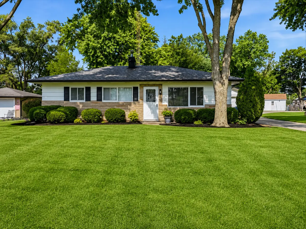 1203 N Chapel Hill Road, McHenry, IL 60051 - #1