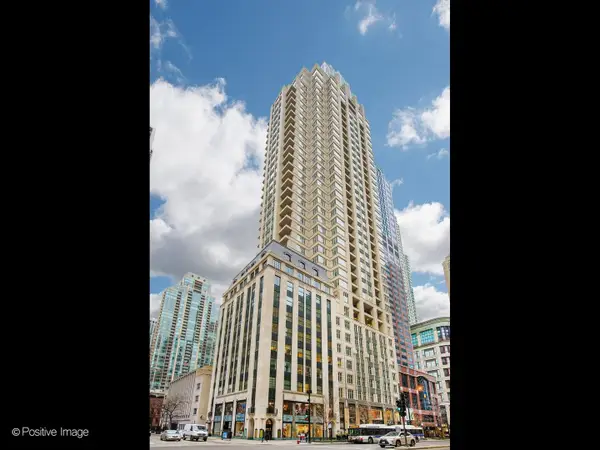 118 E Erie Street #21B, Chicago, IL 60611