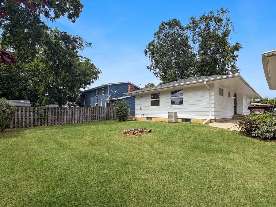 1346 Empire Court, Freeport, IL 61032 - #2