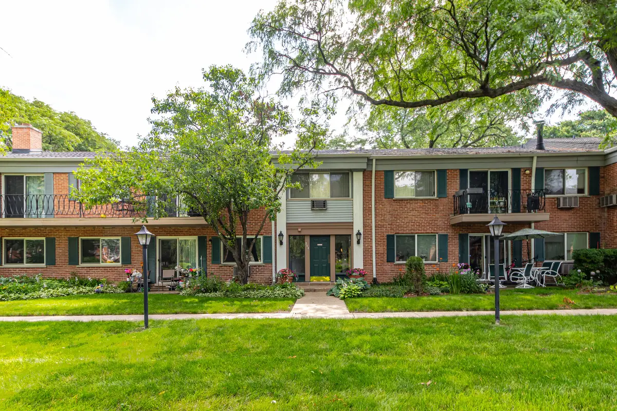 711 E Falcon Drive #201, Arlington Heights, IL 60005 - #1