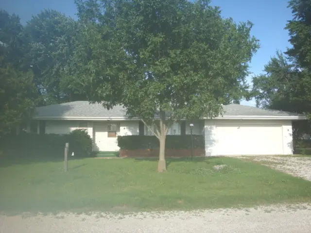 498 Park Street, Cissna Park, IL 60924 - #1