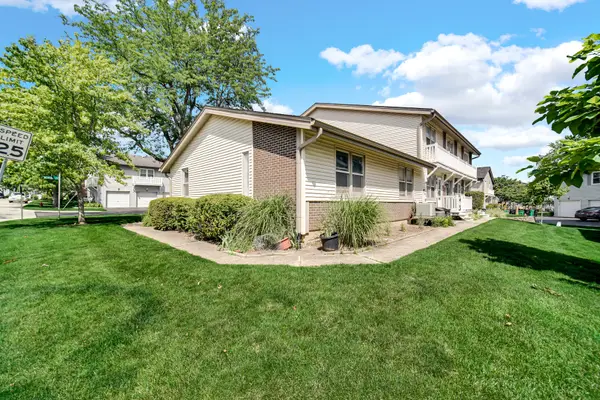 317 Lincoln Court #C, Bloomingdale, IL 60108