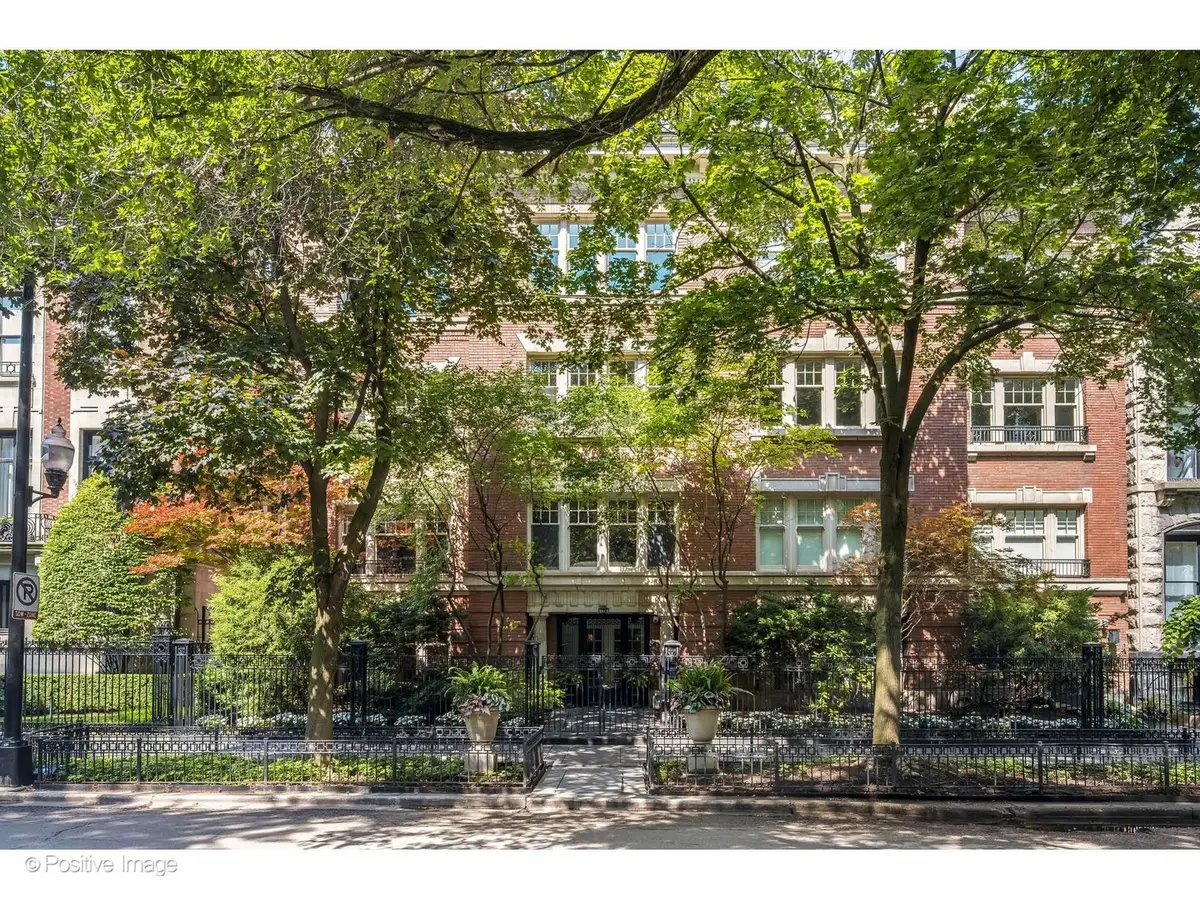 Address Withheld By Seller, Chicago, IL 60610 - #1