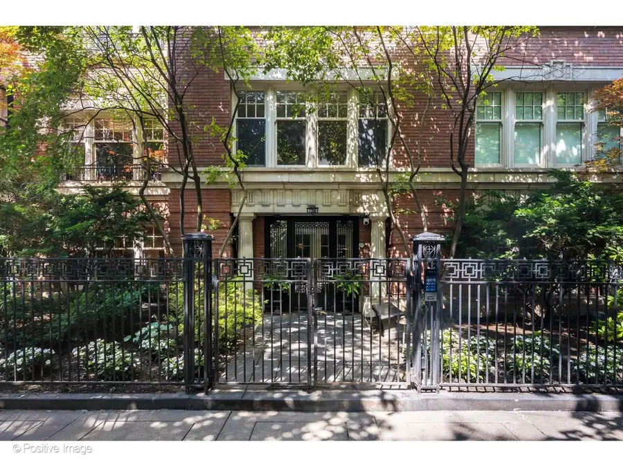Address Withheld By Seller, Chicago, IL 60610 - #2