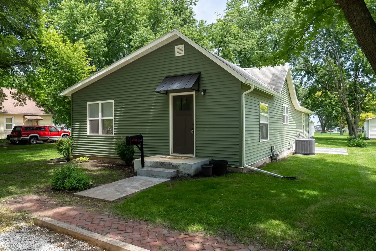 314 N 2nd Avenue, Chenoa, IL 61726 - #1