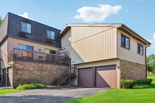739 High Ridge Road, Roselle, IL 60172