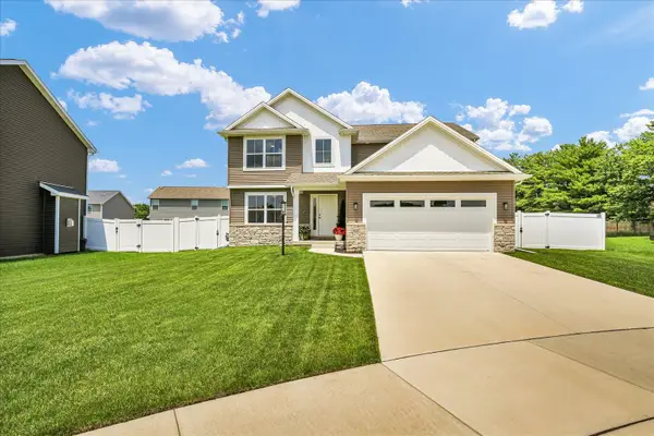 216 Red Bud Drive, Mahomet, IL 61853