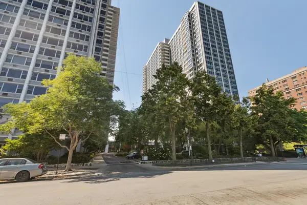 4250 N Marine Drive #911, Chicago, IL 60613