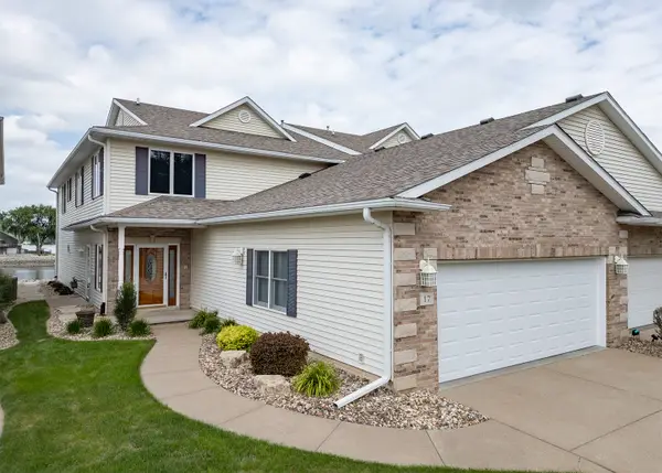 17 Villa Drive, Hampton, IL 61256